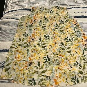 Really pretty flowey summer blouse.